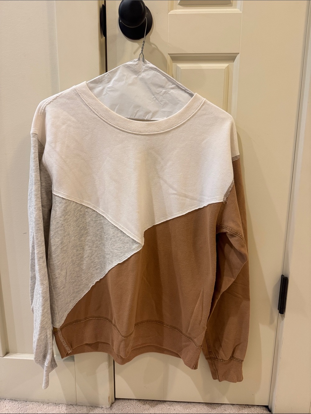 Abercrombie Colorblock Crewneck Sweatshirt in Cream, Gray & Brown